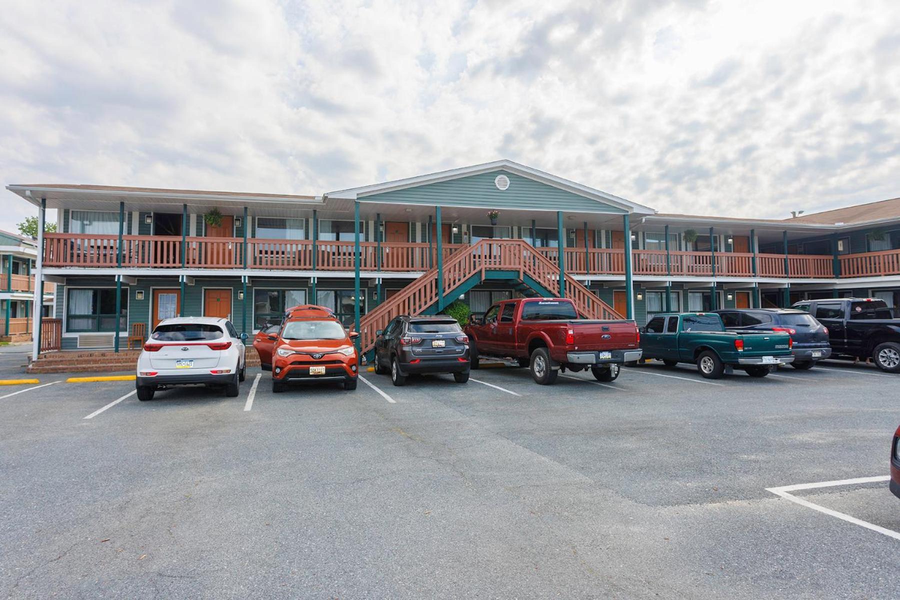 Atlantic Shores Inn And Suites Chincoteague Exterior photo
